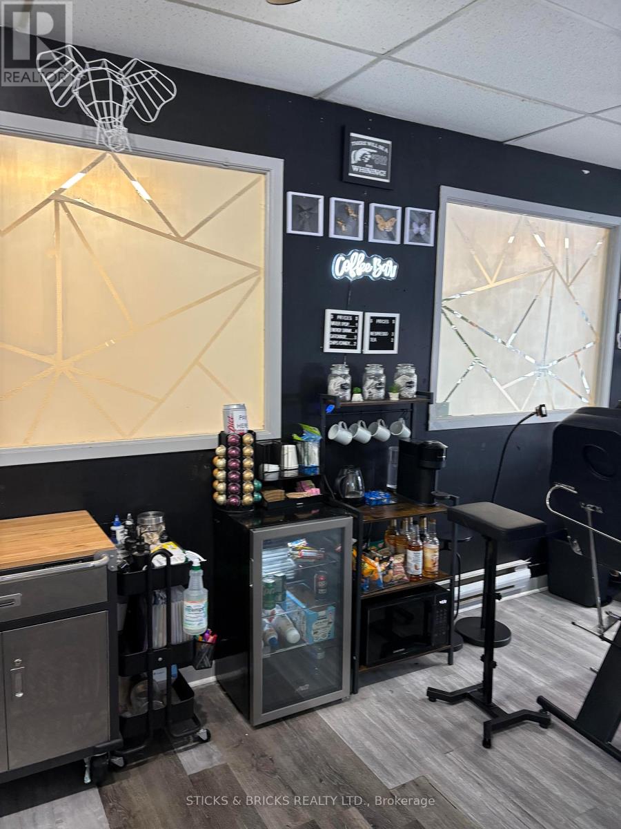 1 - 4400 Queen Street, Niagara Falls, Ontario  L2E 2L3 - Photo 11 - X12649344