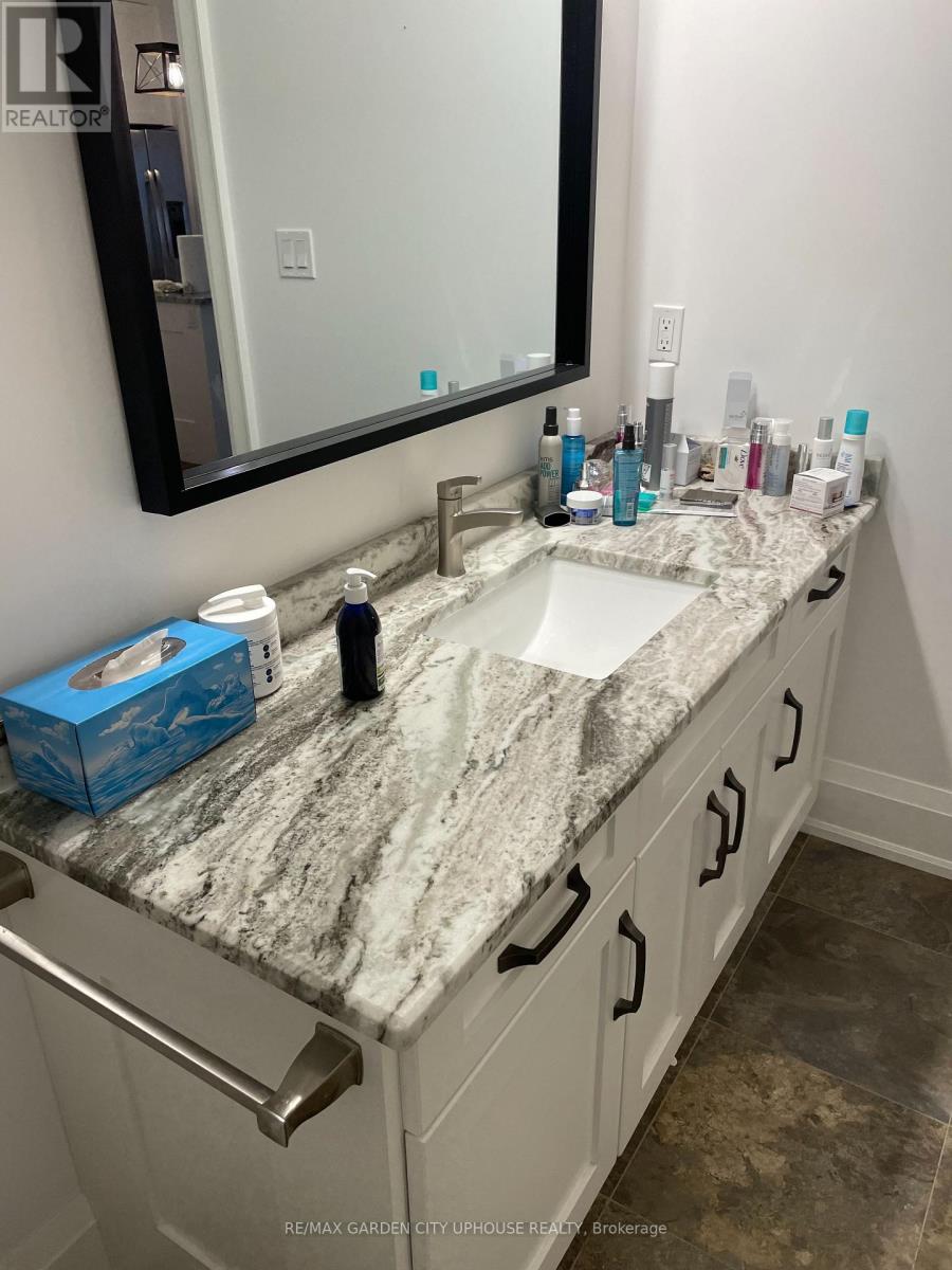 25 Cherry Street, St. Catharines, Ontario  L2R 5M5 - Photo 11 - X12653114