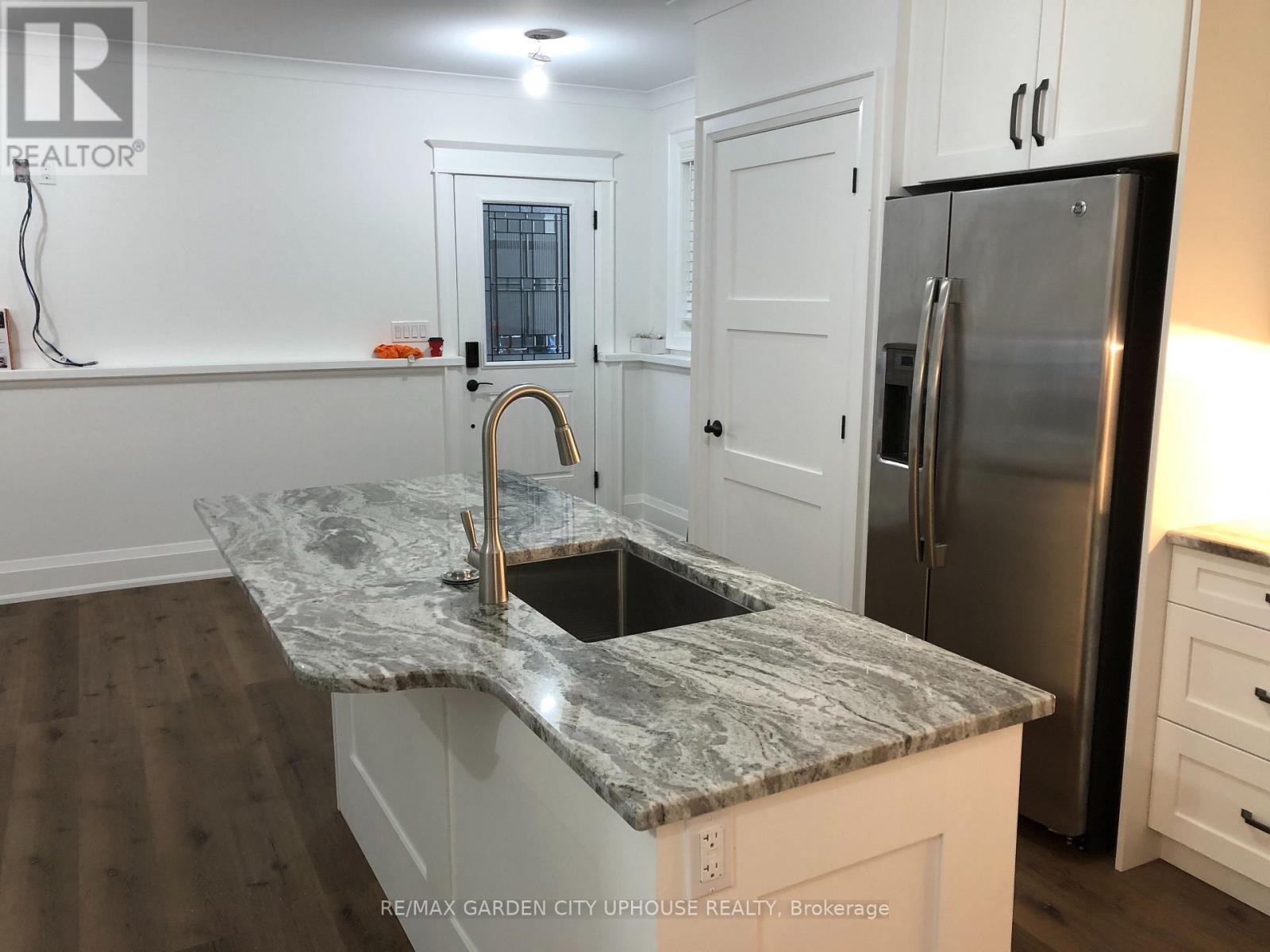 25 Cherry Street, St. Catharines, Ontario  L2R 5M5 - Photo 5 - X12653114