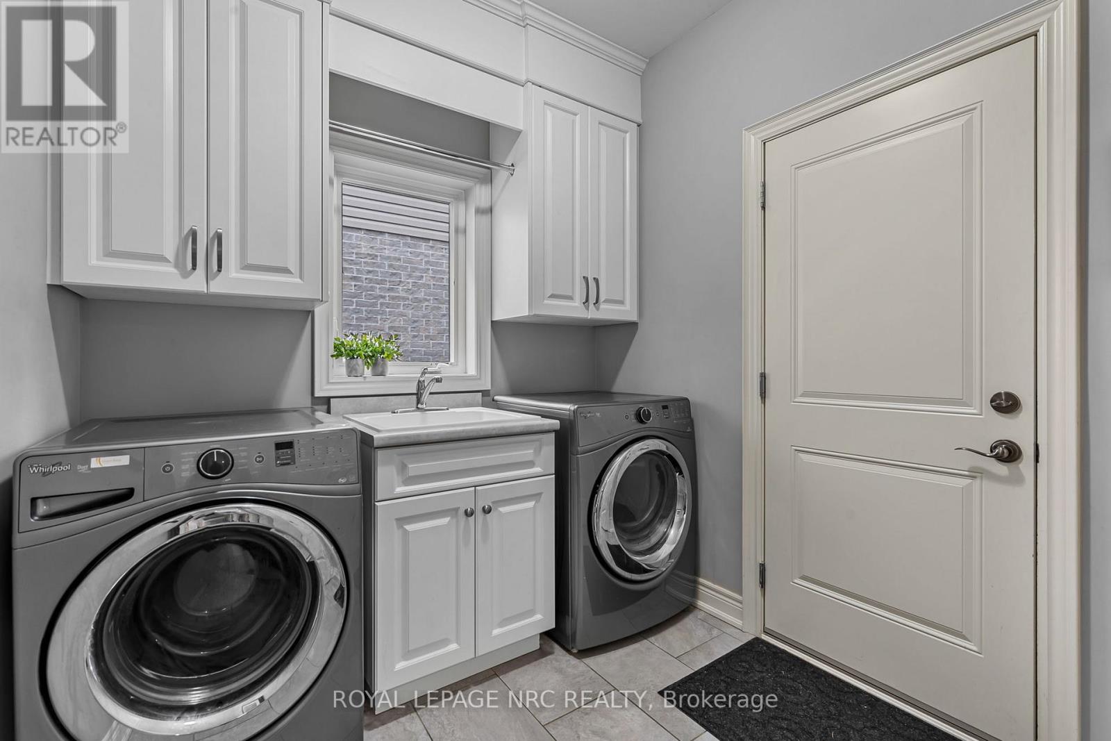 23 Abbott Place, Pelham, Ontario  L0S 1E5 - Photo 15 - X12654182