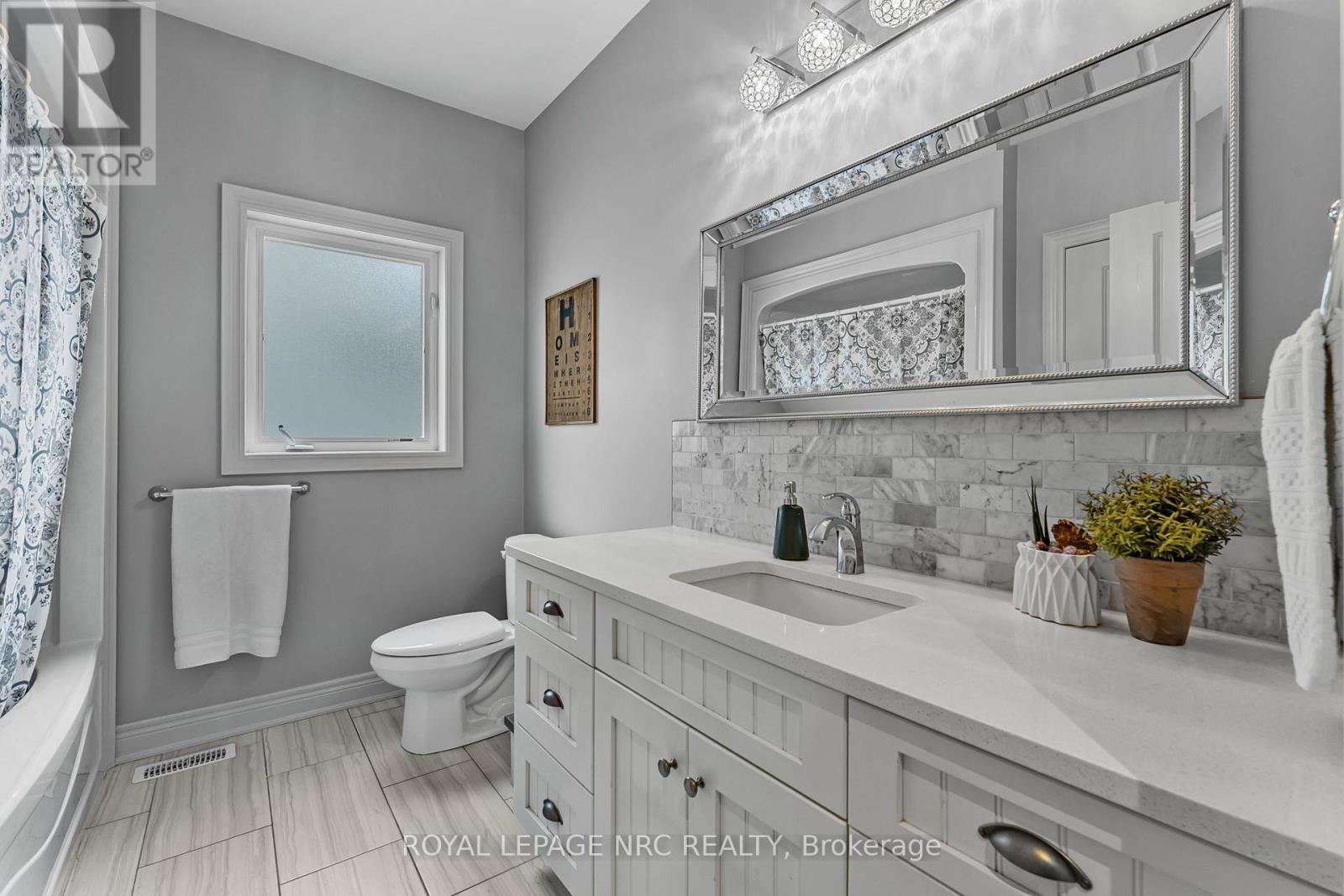 23 Abbott Place, Pelham, Ontario  L0S 1E5 - Photo 9 - X12654182