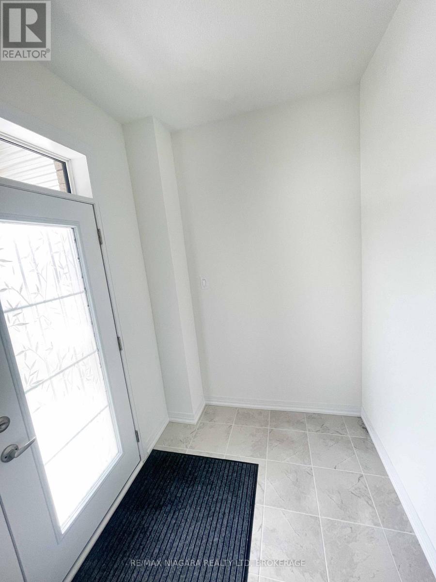 20 - 15 Peach Street, Thorold, Ontario  L2V 0K1 - Photo 3 - X12654286