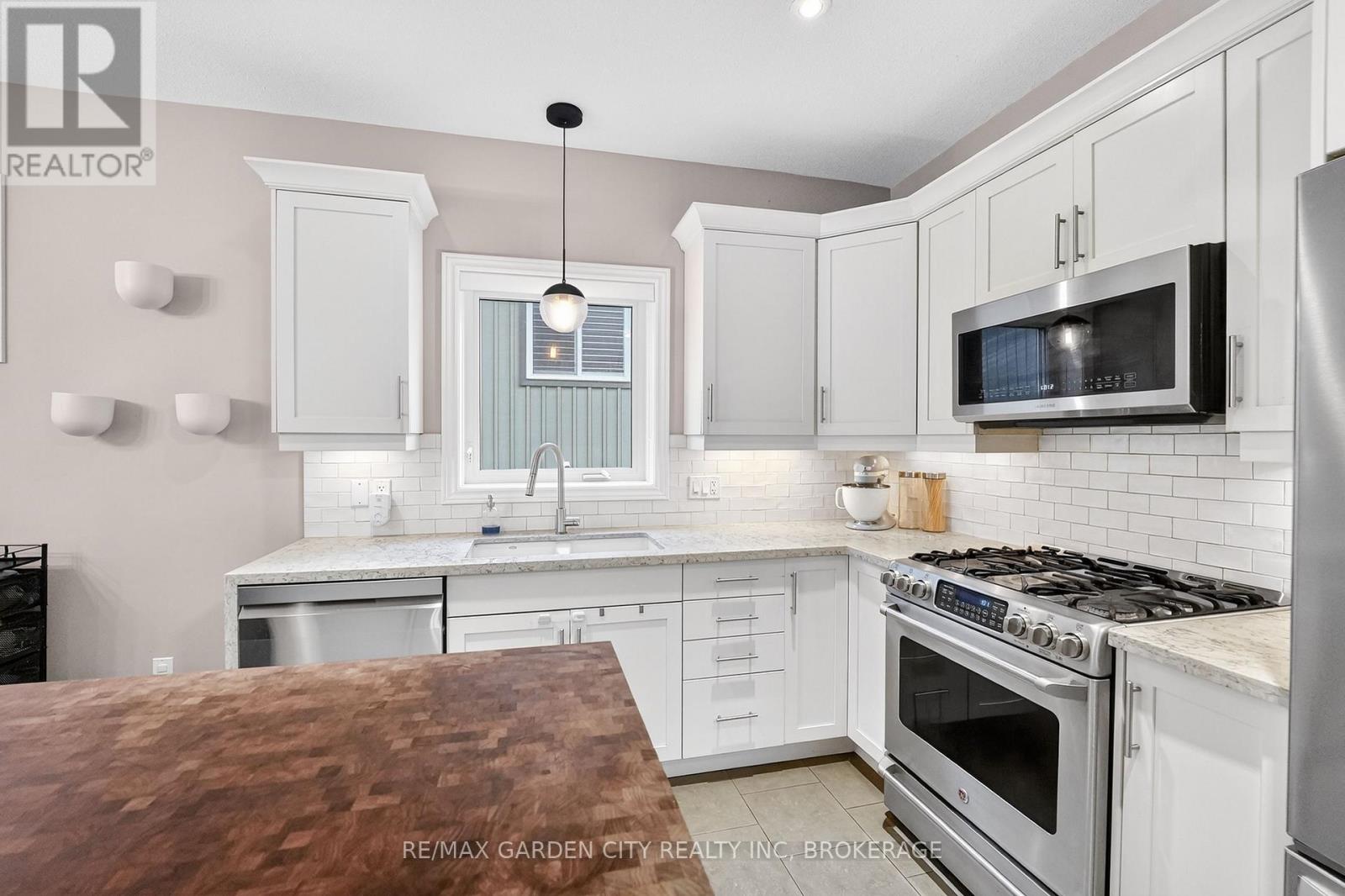 22 Riesling Drive, Niagara-On-The-Lake, Ontario  L0S 1J0 - Photo 8 - X12654412