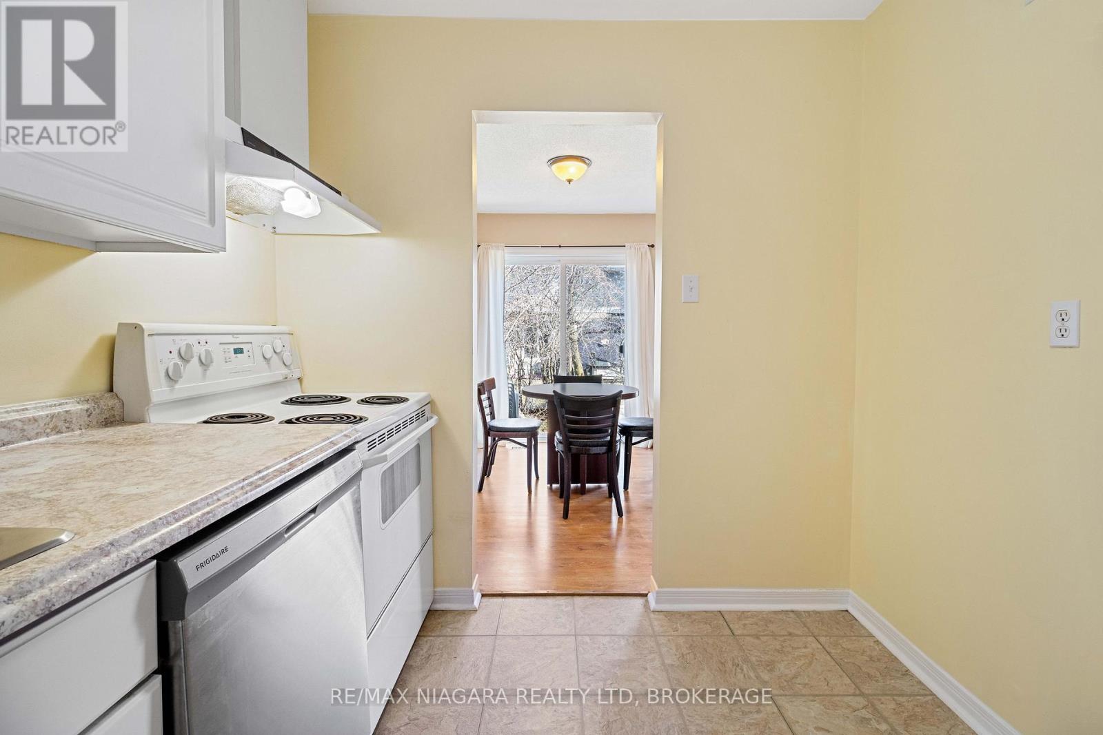 18 Julie Drive, Thorold, Ontario  L2V 4L5 - Photo 13 - X12654654