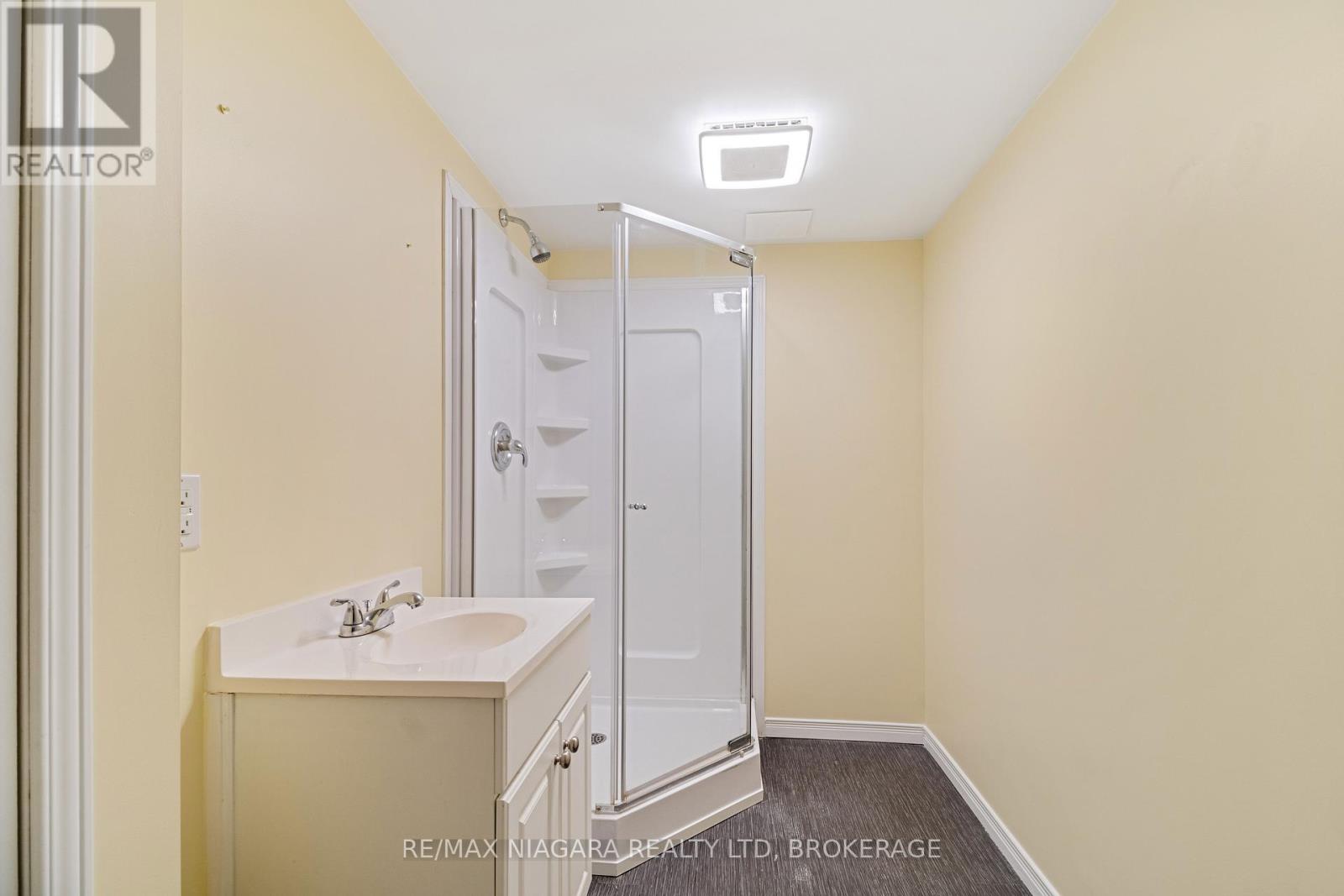 18 Julie Drive, Thorold, Ontario  L2V 4L5 - Photo 31 - X12654654