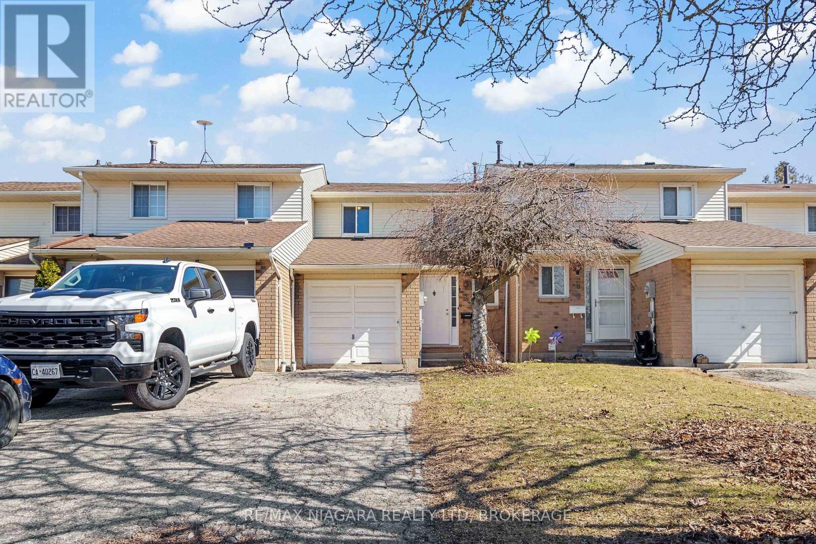 18 Julie Drive, Thorold, Ontario  L2V 4L5 - Photo 4 - X12654654