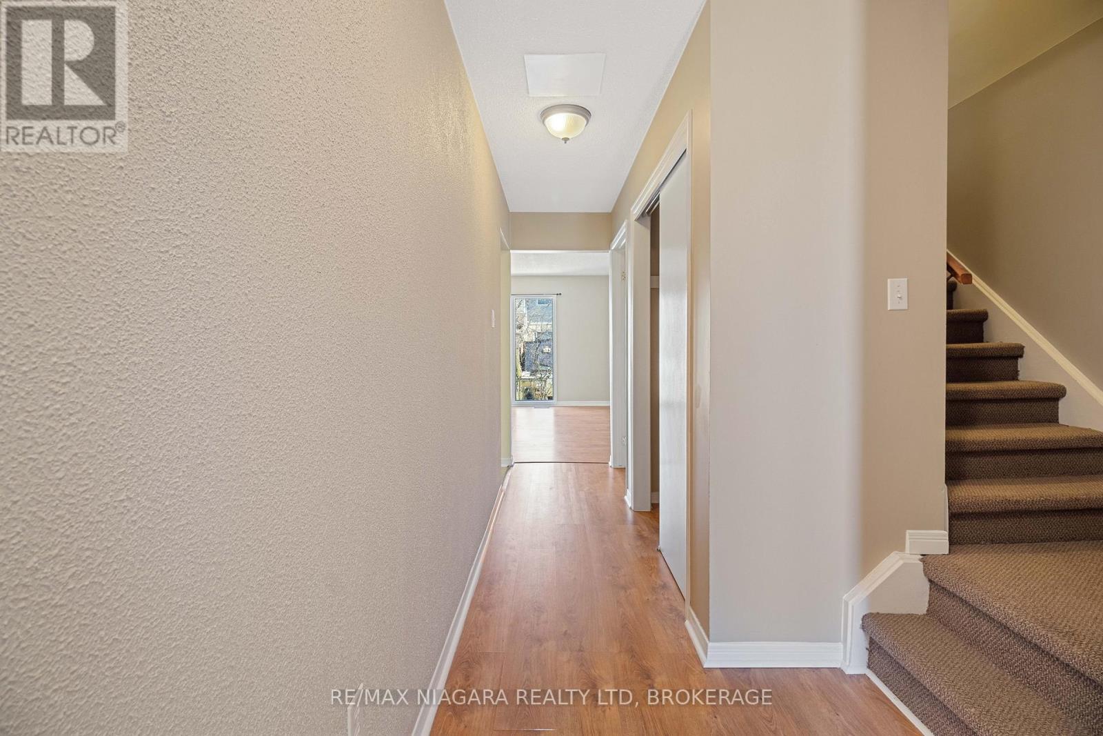 18 Julie Drive, Thorold, Ontario  L2V 4L5 - Photo 7 - X12654654