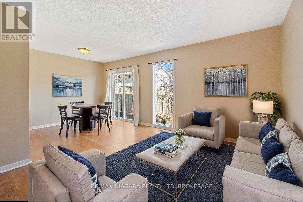 18 Julie Drive, Thorold, Ontario  L2V 4L5 - Photo 8 - X12654654