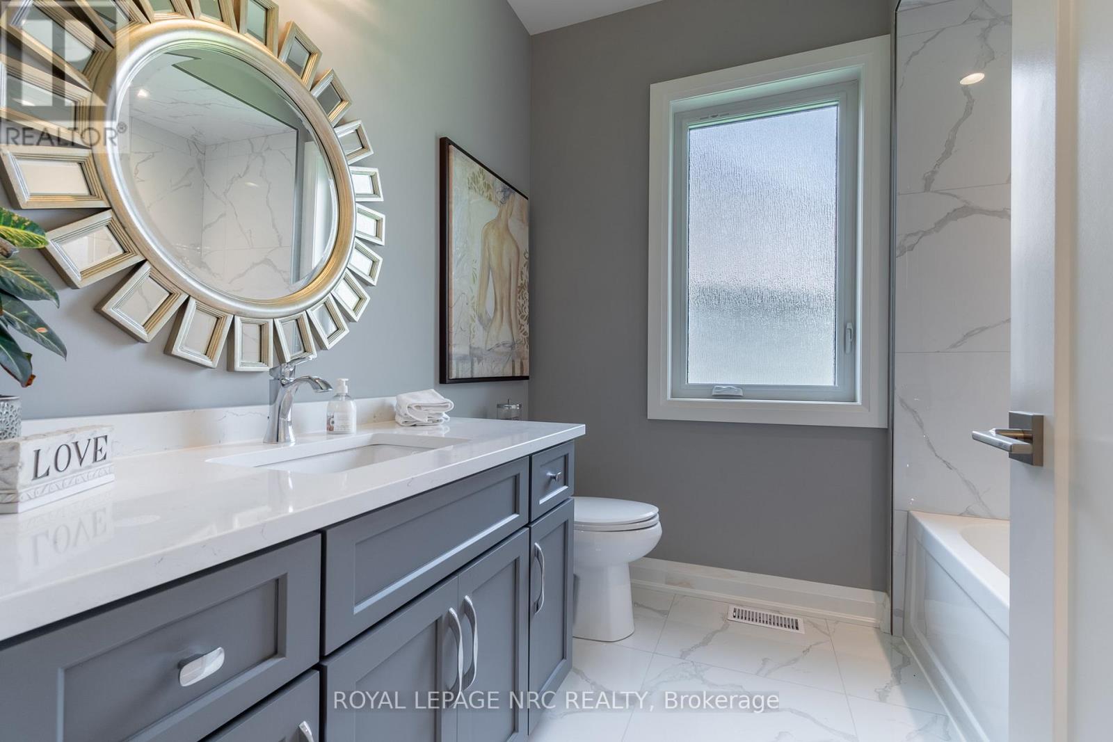 11 Emily Lane, Pelham, Ontario  L0S 1E4 - Photo 12 - X12654720