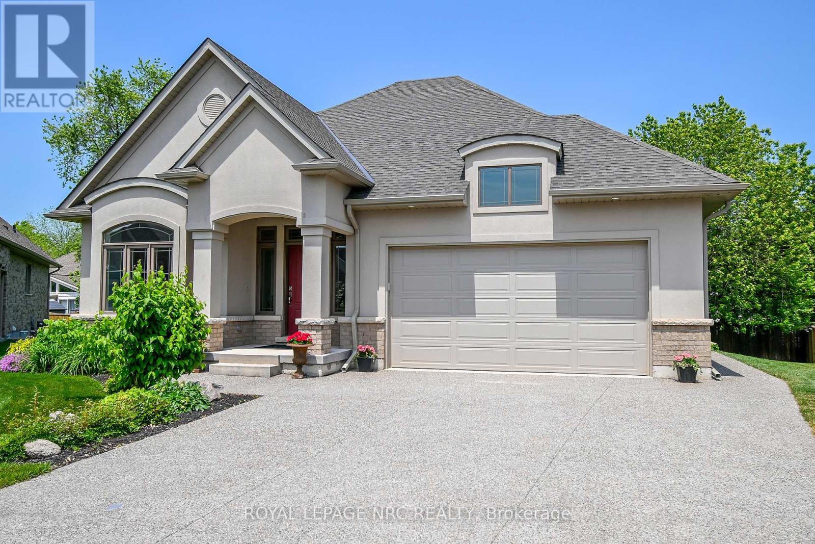 11 Emily Lane, Pelham, Ontario  L0S 1E4 - Photo 2 - X12654720