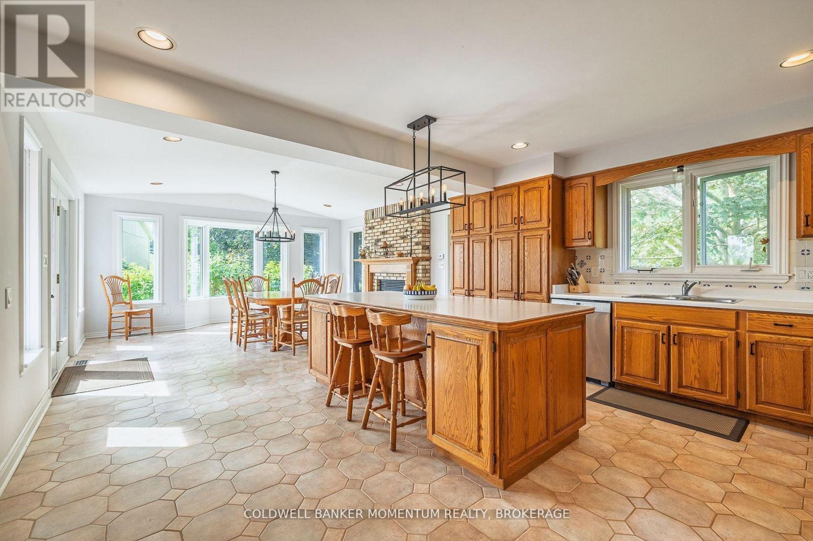 2115 Creek Road, Niagara-On-The-Lake, Ontario  L0S 1J0 - Photo 11 - X12655206