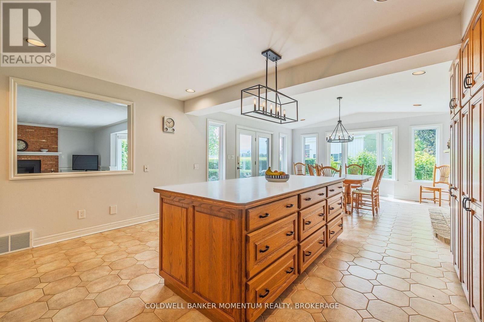 2115 Creek Road, Niagara-On-The-Lake, Ontario  L0S 1J0 - Photo 12 - X12655206