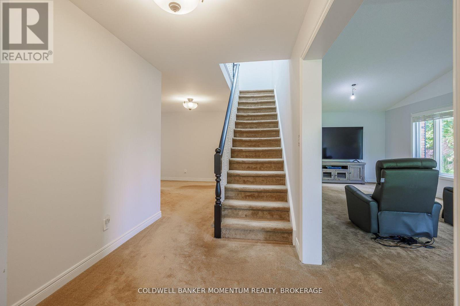 2115 Creek Road, Niagara-On-The-Lake, Ontario  L0S 1J0 - Photo 6 - X12655206