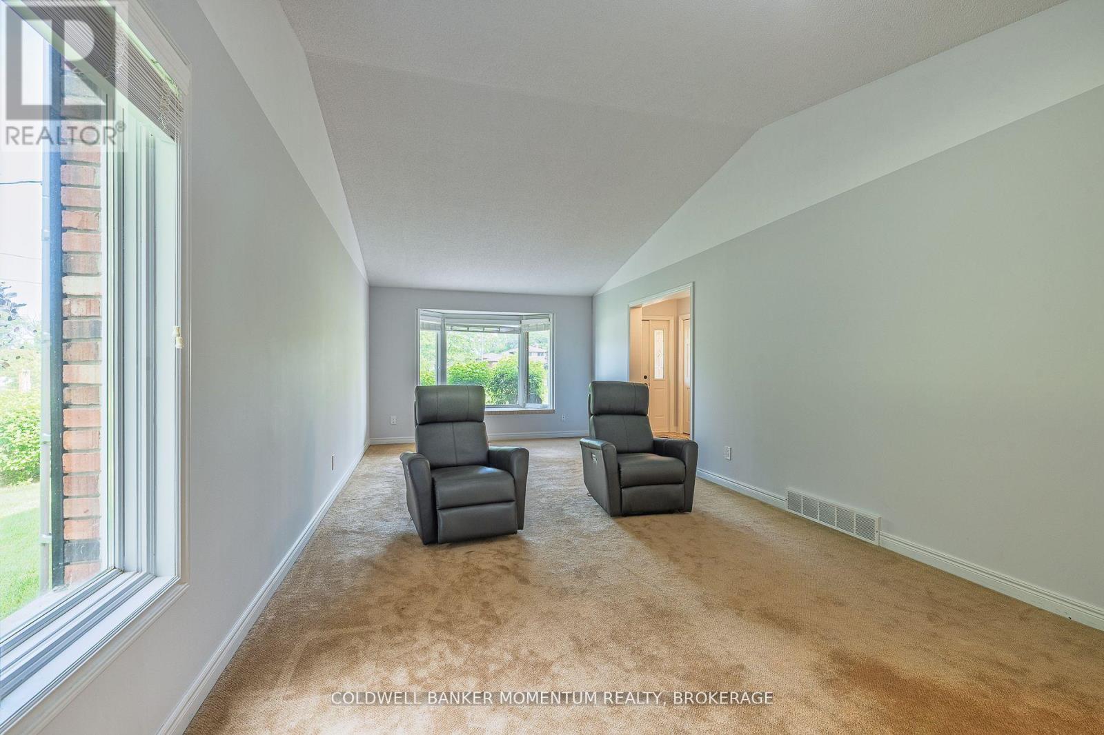 2115 Creek Road, Niagara-On-The-Lake, Ontario  L0S 1J0 - Photo 9 - X12655206