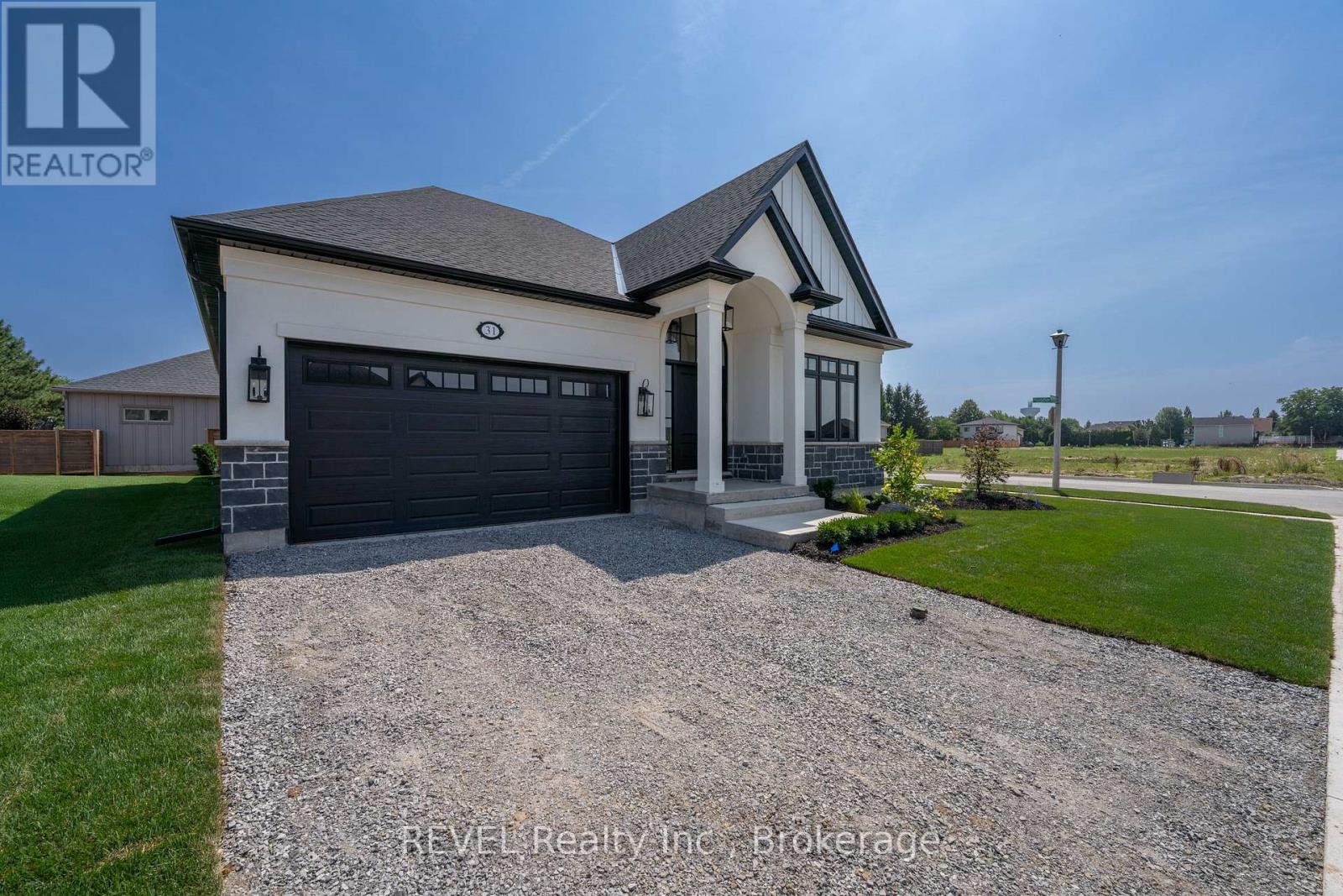 31 Harvest Drive, Niagara-On-The-Lake, Ontario  L0S 1J0 - Photo 2 - X12655430