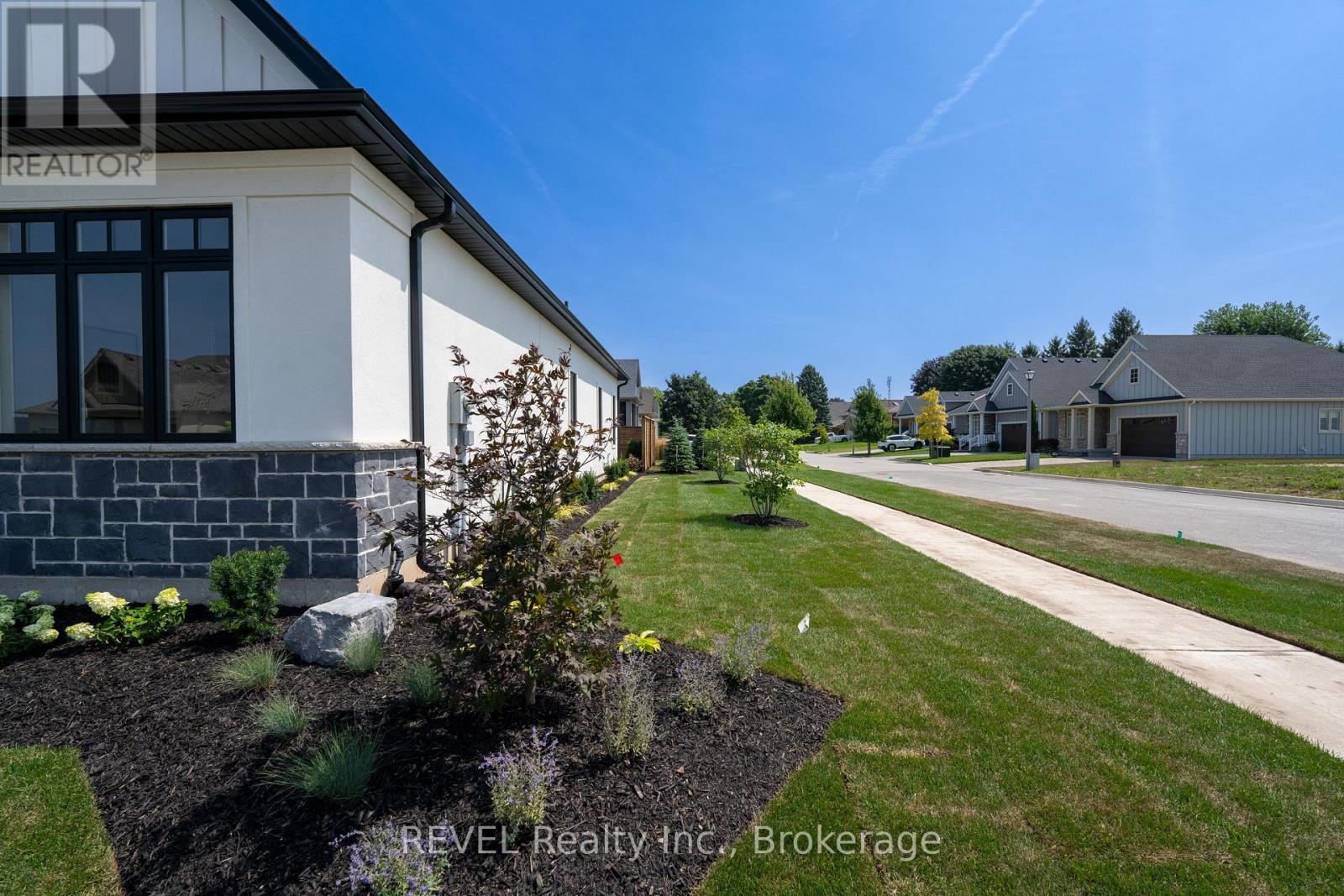31 Harvest Drive, Niagara-On-The-Lake, Ontario  L0S 1J0 - Photo 31 - X12655430