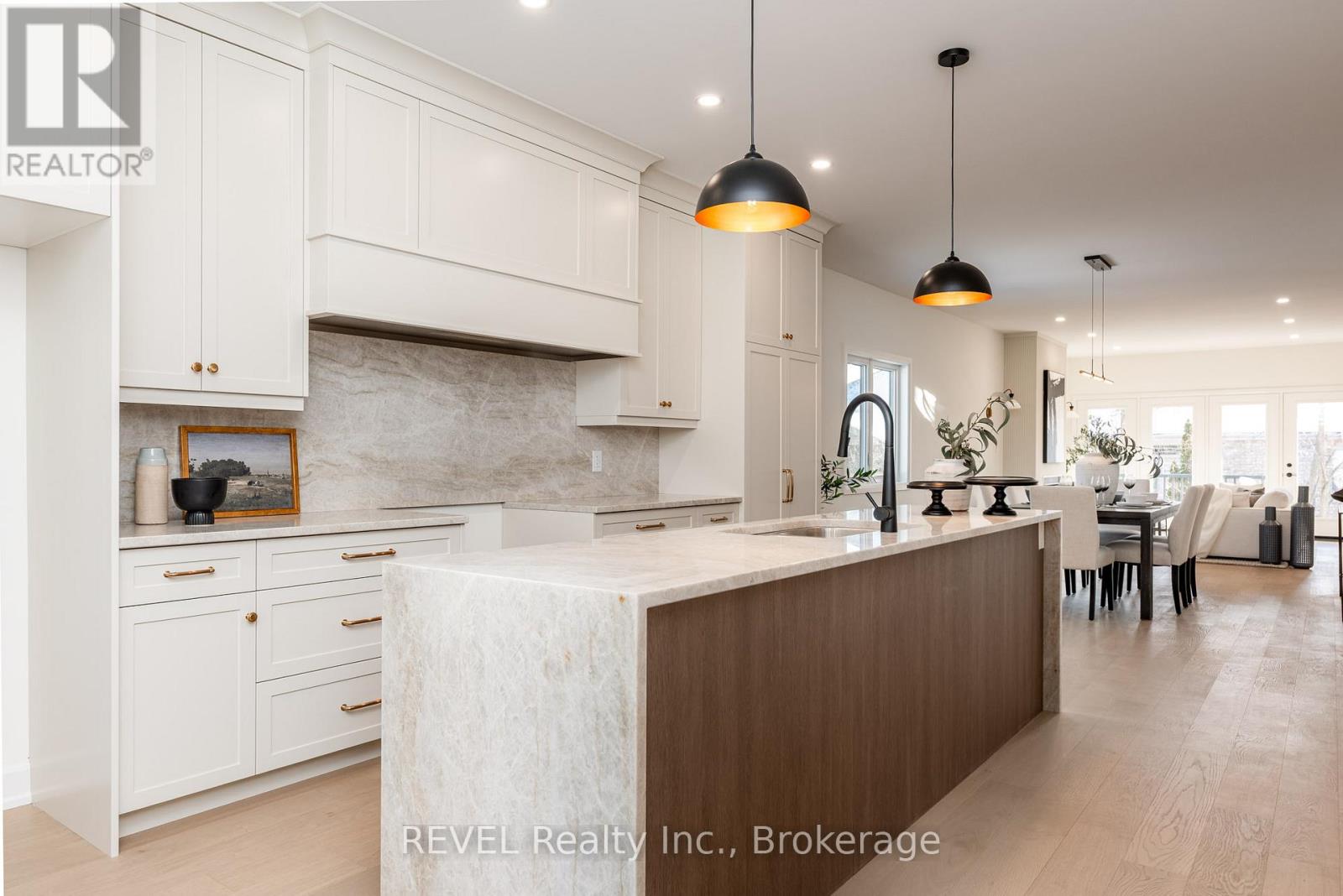 11 Stickles Street, Pelham, Ontario  L3C 3C3 - Photo 8 - X12655432