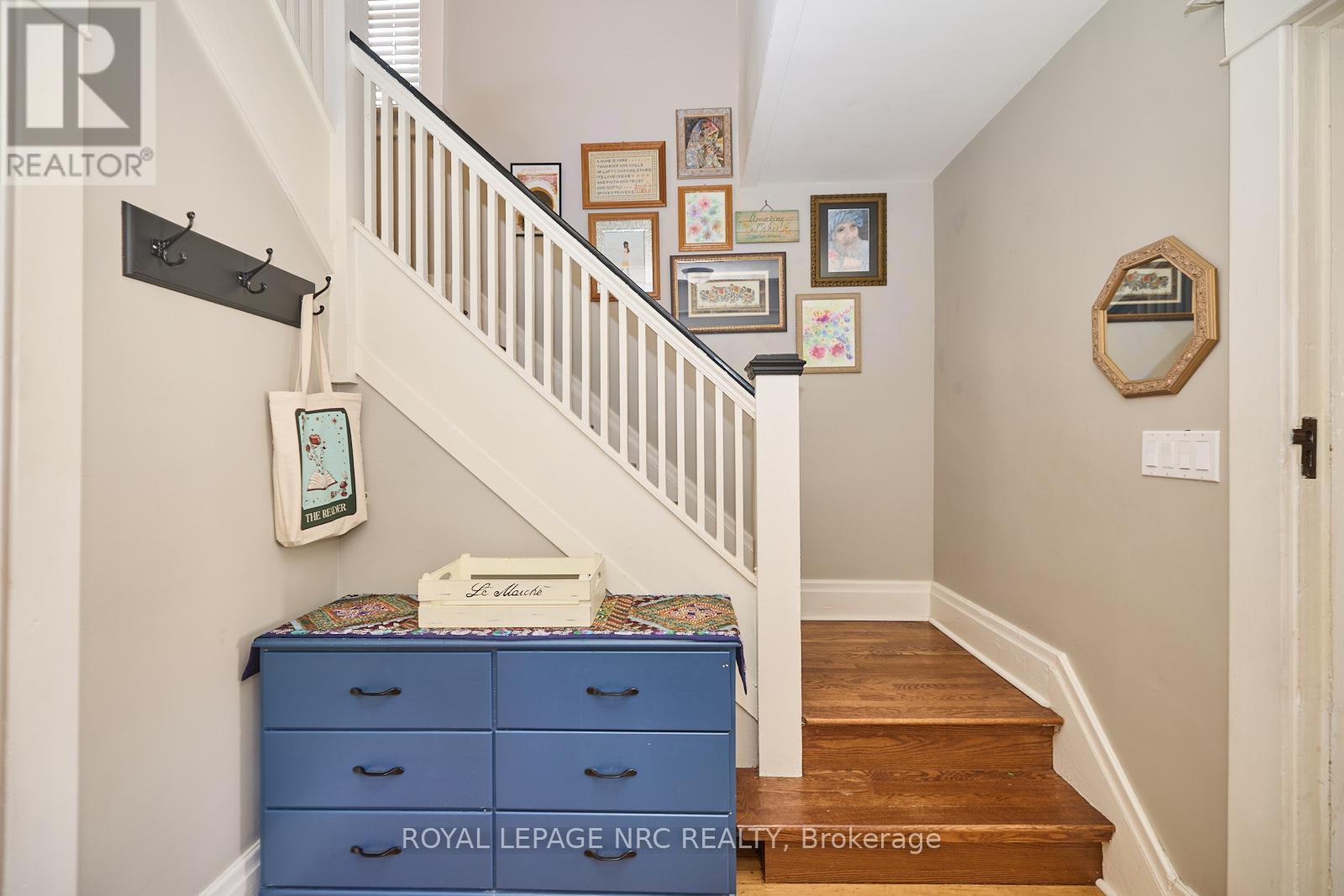 92 Dufferin Street, St. Catharines, Ontario  L2R 1Z8 - Photo 6 - X12656940