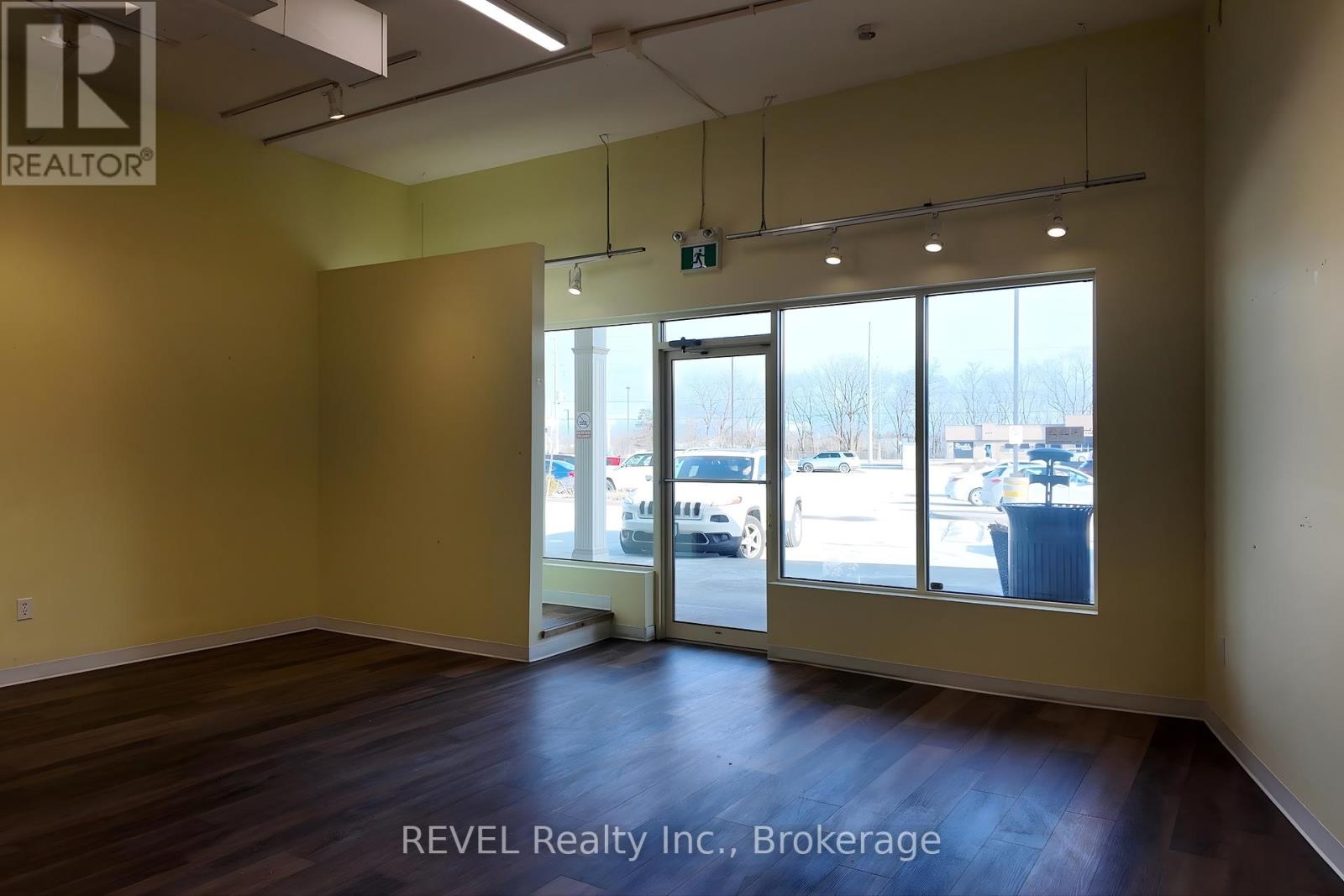 C2 - 211 Martindale Road, St. Catharines, Ontario  L2S 3V7 - Photo 2 - X12658840