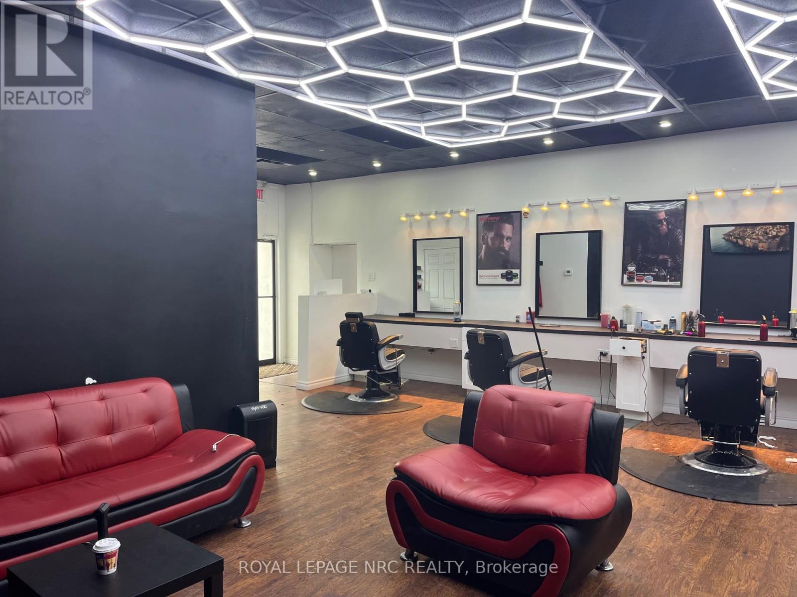 5824 MAIN STREET, Niagara Falls, Ontario