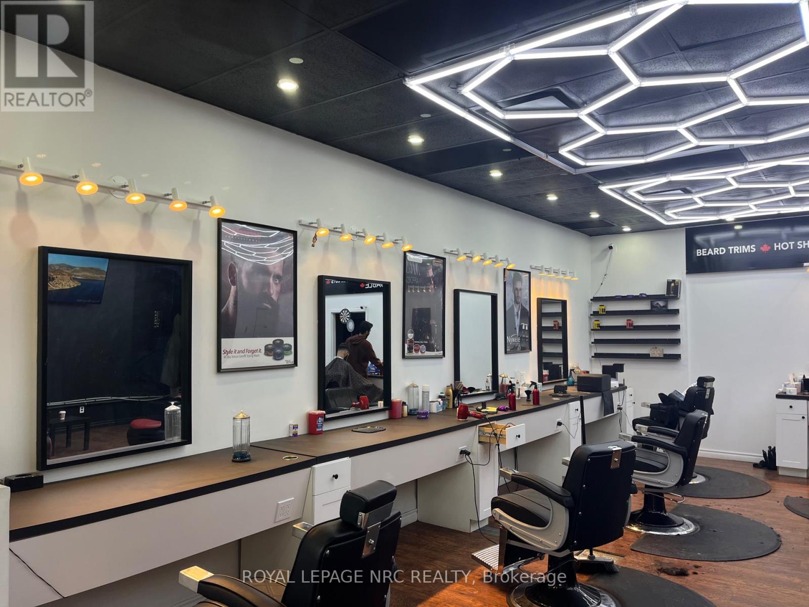 5824 Main Street, Niagara Falls, Ontario  L2G 5Z5 - Photo 2 - X12659210