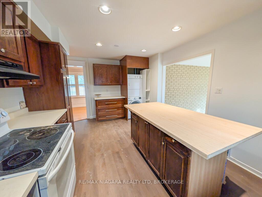 262 Alscot Crescent, Oakville, Ontario  L6J 4R4 - Photo 3 - W12662346