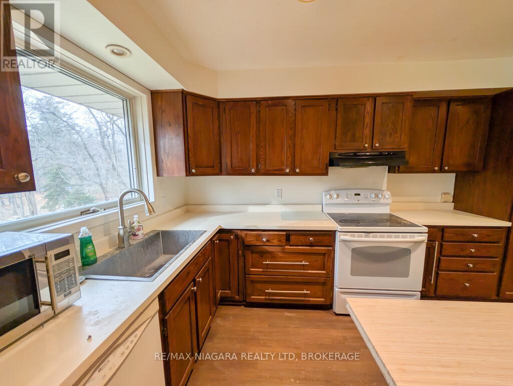 262 Alscot Crescent, Oakville, Ontario  L6J 4R4 - Photo 4 - W12662346