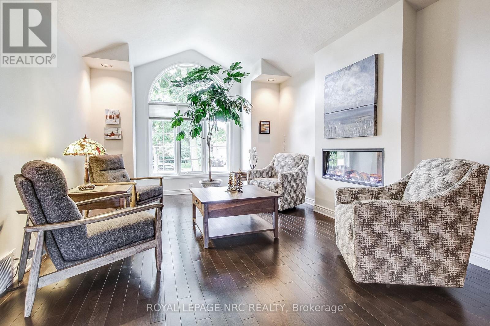 645 Clarence Street, Port Colborne, Ontario  L3K 6B8 - Photo 4 - X12662760