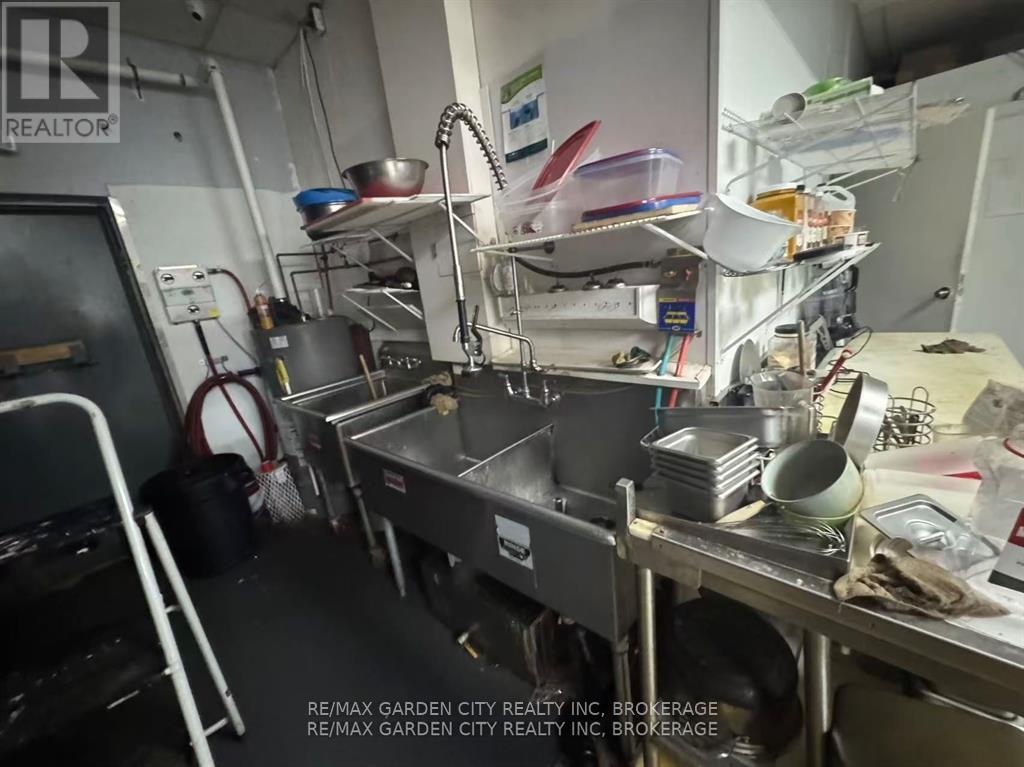 5&6 - 595 Carlton Street, St. Catharines, Ontario  L2M 4Y2 - Photo 7 - X12663216