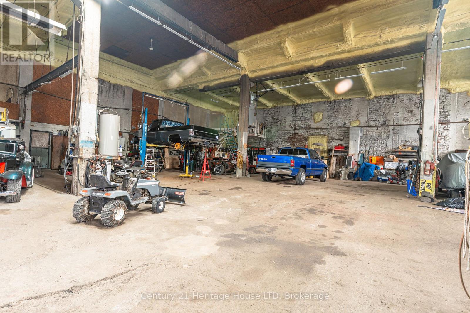 225 Merritt Street, St. Catharines, Ontario  L2T 1J7 - Photo 12 - X12663706