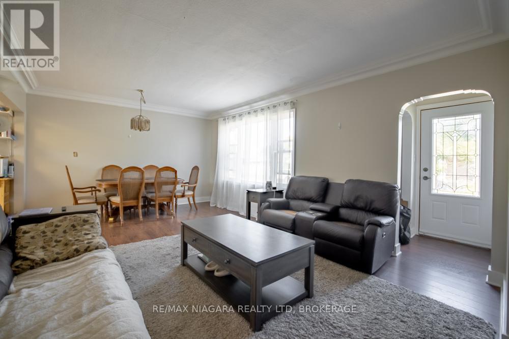 55 Ann Street, Thorold, Ontario  L2V 2J8 - Photo 3 - X12663940