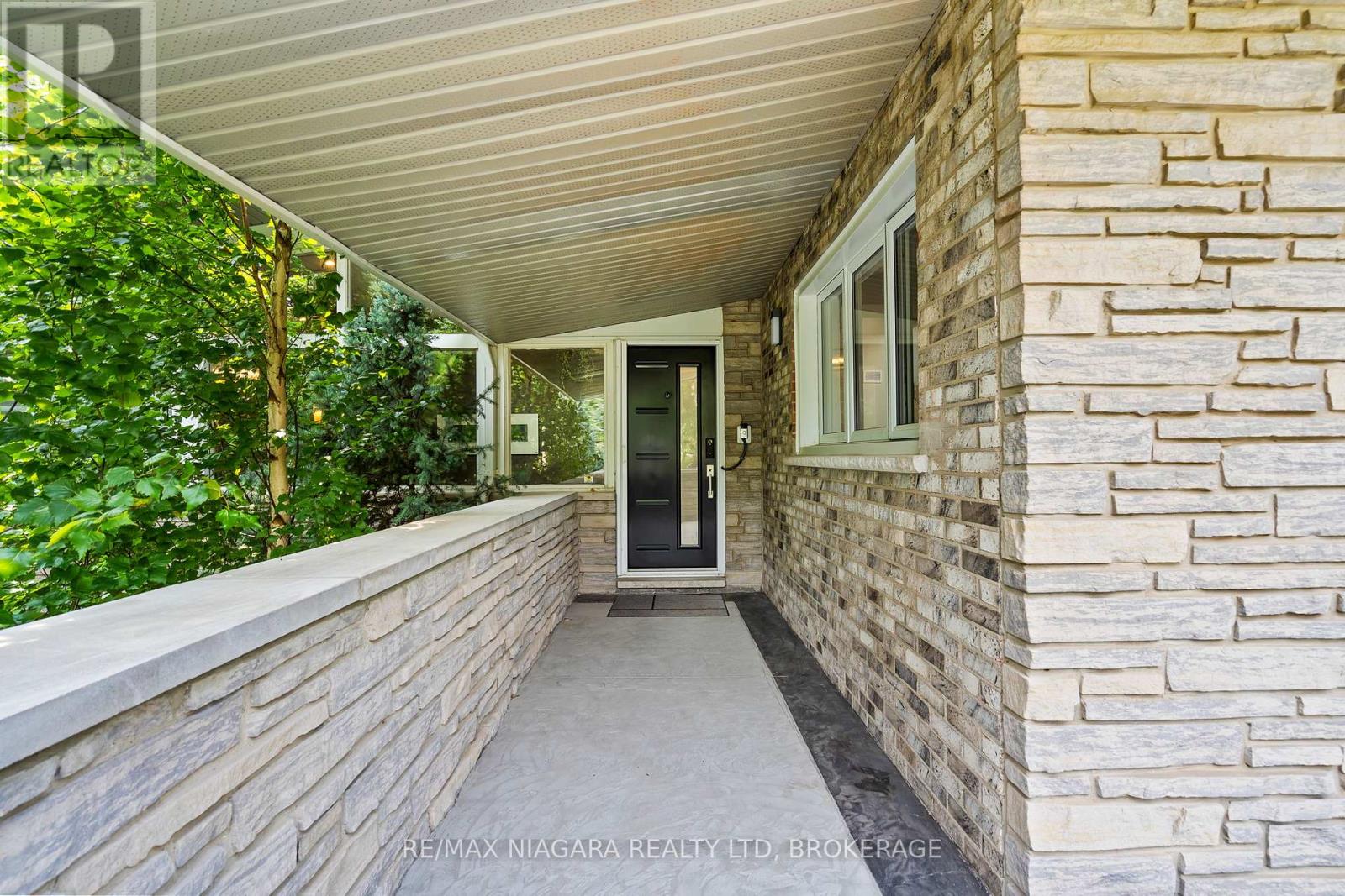 2 Mallette Crescent, Niagara-On-The-Lake, Ontario  L0S 1J0 - Photo 13 - X12663992