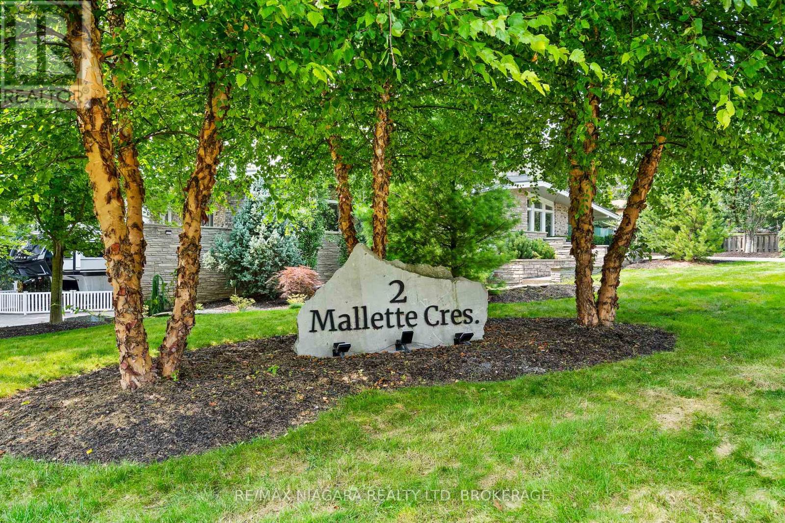 2 Mallette Crescent, Niagara-On-The-Lake, Ontario  L0S 1J0 - Photo 3 - X12663992