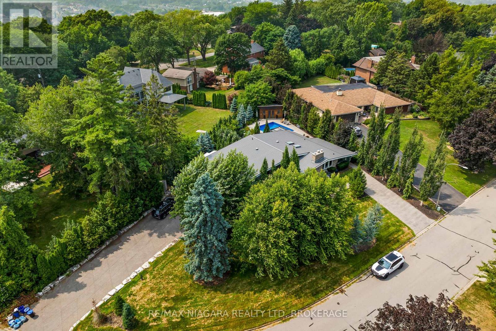 2 Mallette Crescent, Niagara-On-The-Lake, Ontario  L0S 1J0 - Photo 42 - X12663992