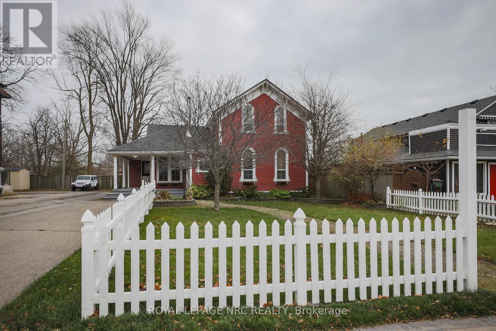 264 Ridge Road N, Fort Erie, Ontario  L0S 1N0 - Photo 2 - X12667854