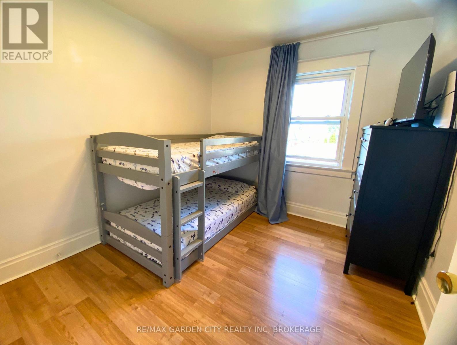 243 Geneva Street, St. Catharines, Ontario  L2R 4R2 - Photo 11 - X12667904