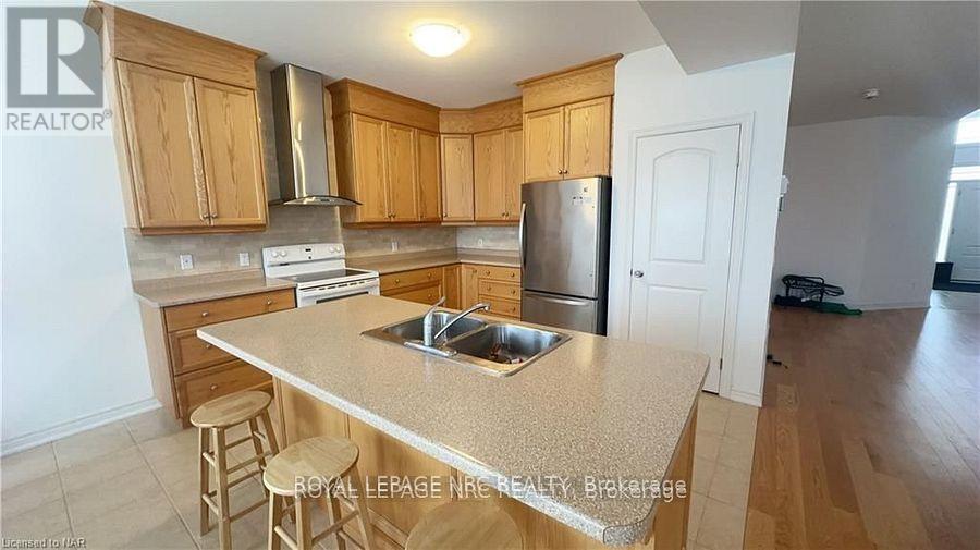 6723 Sam Iorfida Drive, Niagara Falls, Ontario  L2G 7H8 - Photo 3 - X12667926