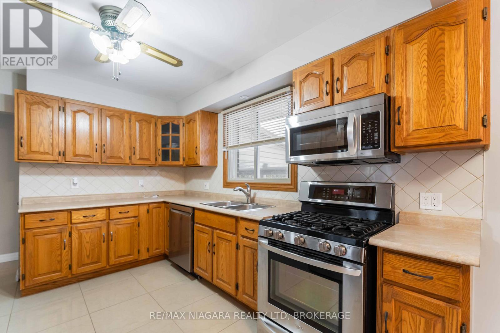 64 Woodelm Drive, St. Catharines, Ontario  L2M 4N3 - Photo 13 - X12668840