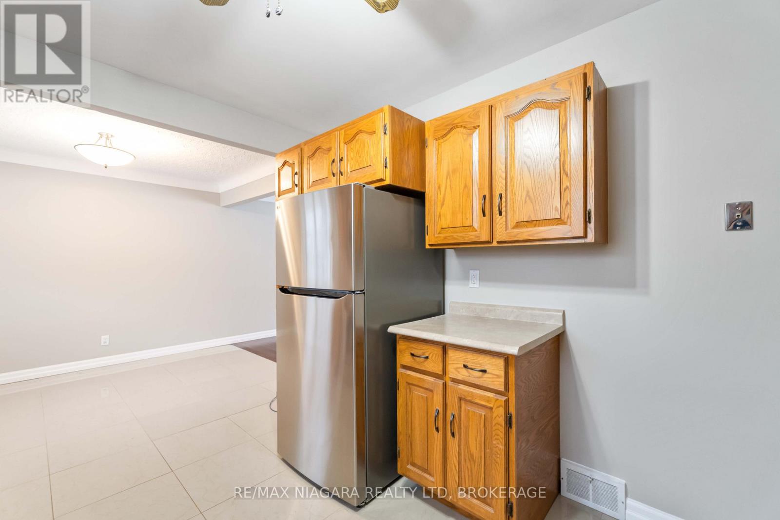 64 Woodelm Drive, St. Catharines, Ontario  L2M 4N3 - Photo 14 - X12668840