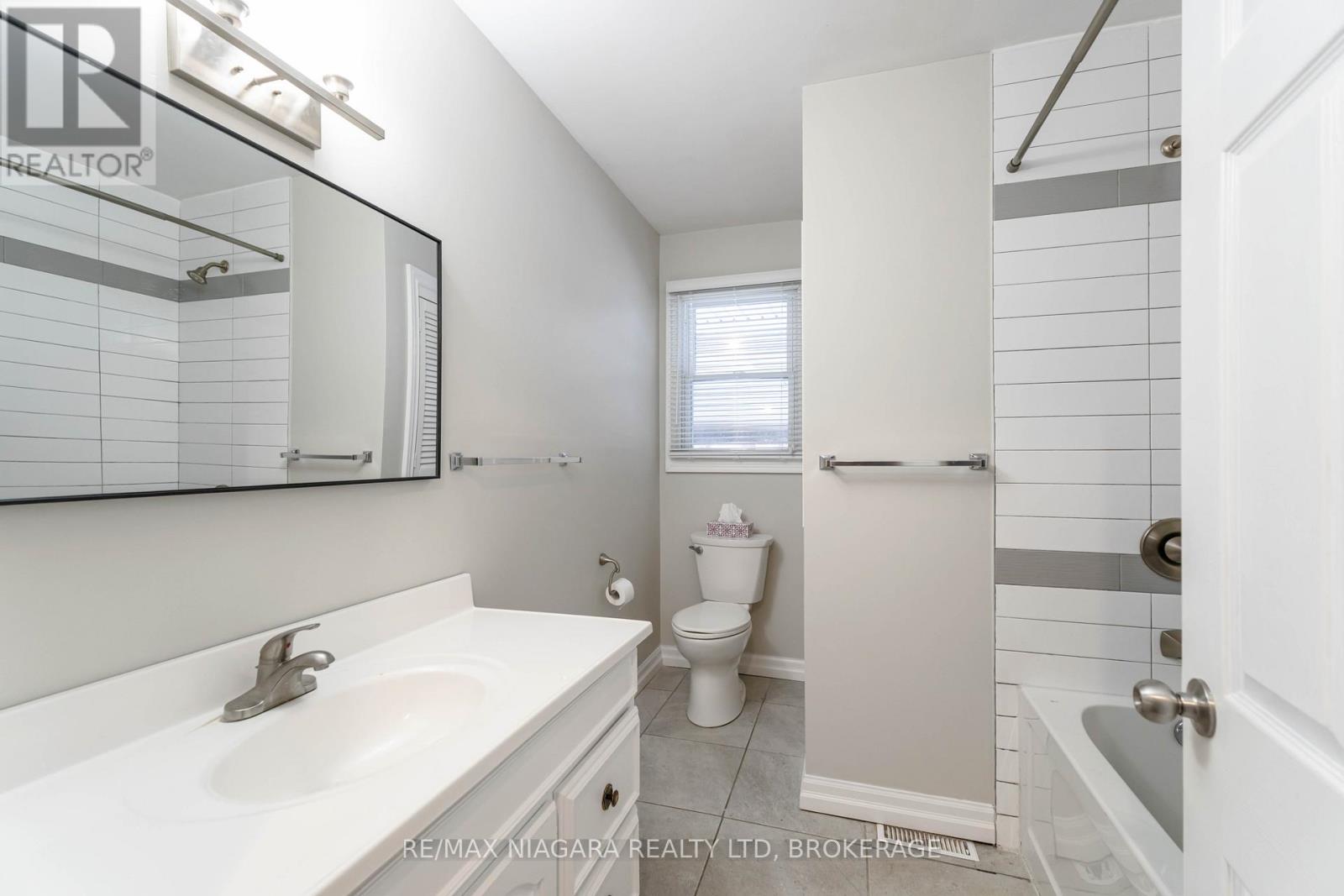 64 Woodelm Drive, St. Catharines, Ontario  L2M 4N3 - Photo 16 - X12668840