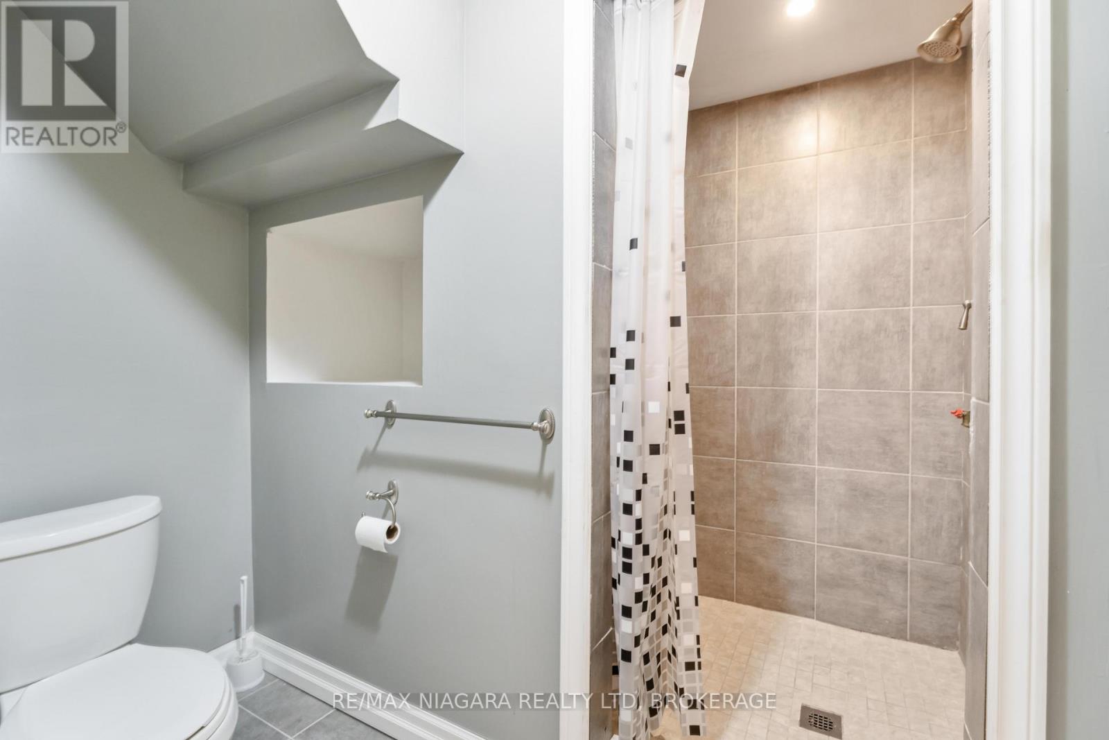 64 Woodelm Drive, St. Catharines, Ontario  L2M 4N3 - Photo 28 - X12668840