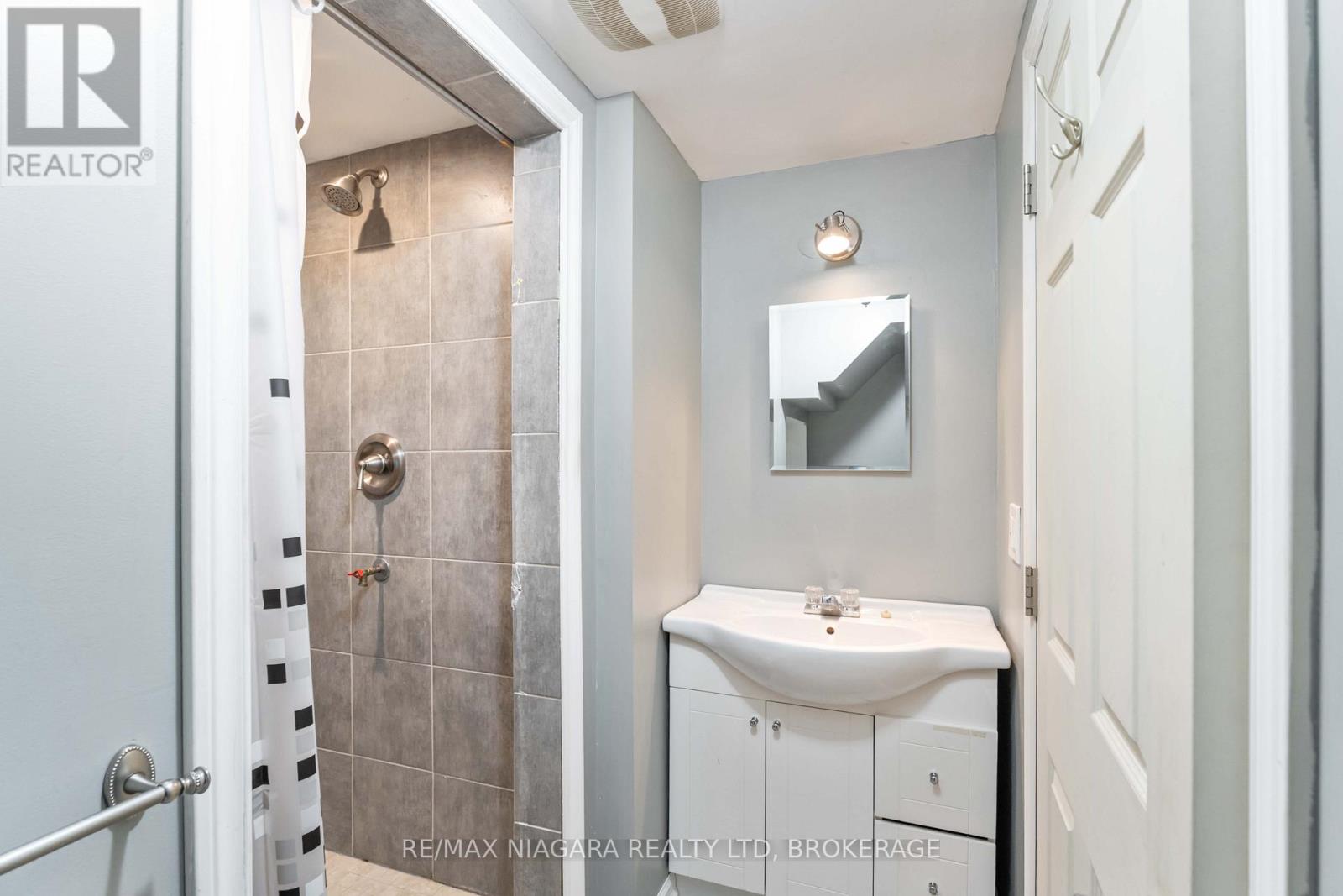 64 Woodelm Drive, St. Catharines, Ontario  L2M 4N3 - Photo 29 - X12668840