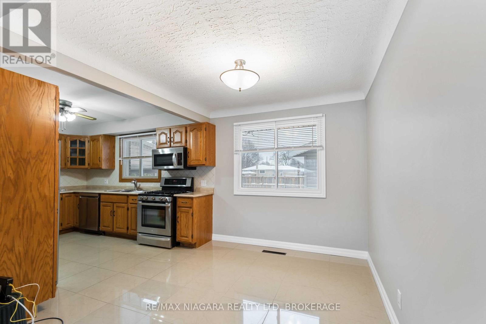 64 Woodelm Drive, St. Catharines, Ontario  L2M 4N3 - Photo 9 - X12668840