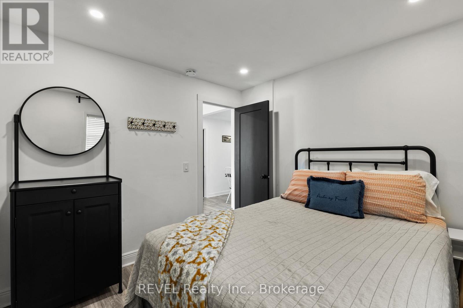 313 Ridgeway Road, Fort Erie, Ontario  L0S 1B0 - Photo 14 - X12669066