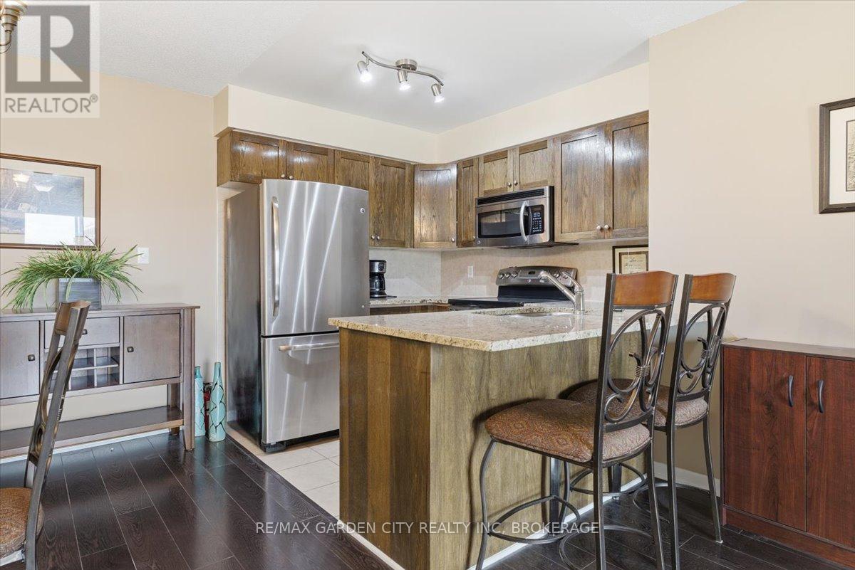 1402 - 330 Prince Charles Drive S, Welland, Ontario  L3C 7B3 - Photo 10 - X12670906