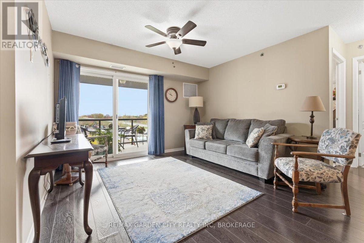 1402 - 330 Prince Charles Drive S, Welland, Ontario  L3C 7B3 - Photo 13 - X12670906