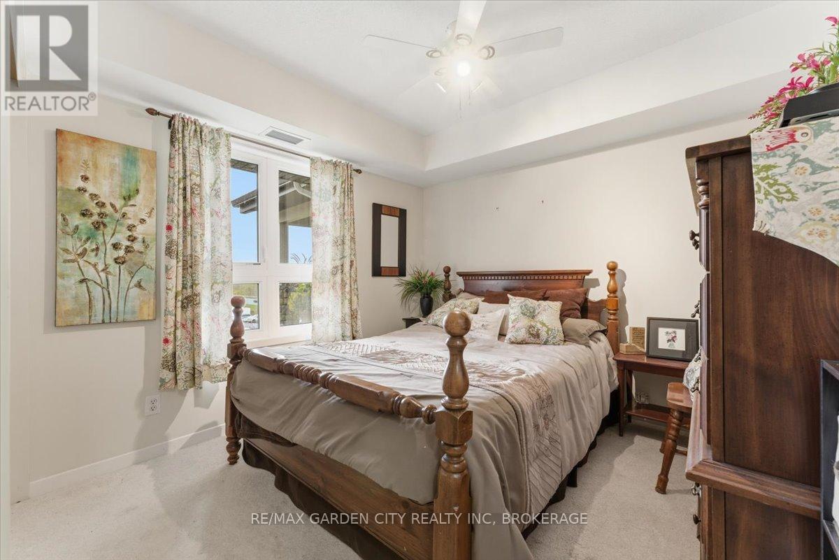 1402 - 330 Prince Charles Drive S, Welland, Ontario  L3C 7B3 - Photo 17 - X12670906