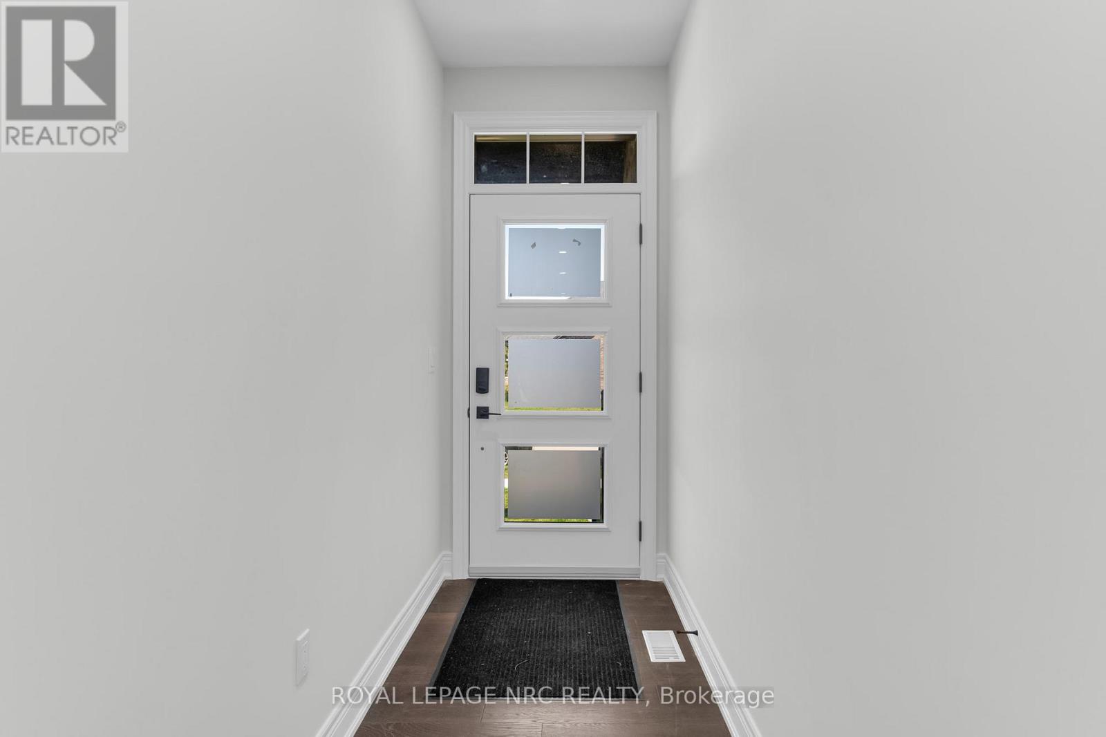 732 Clarence Street, Port Colborne, Ontario  L3K 0A8 - Photo 4 - X12671846