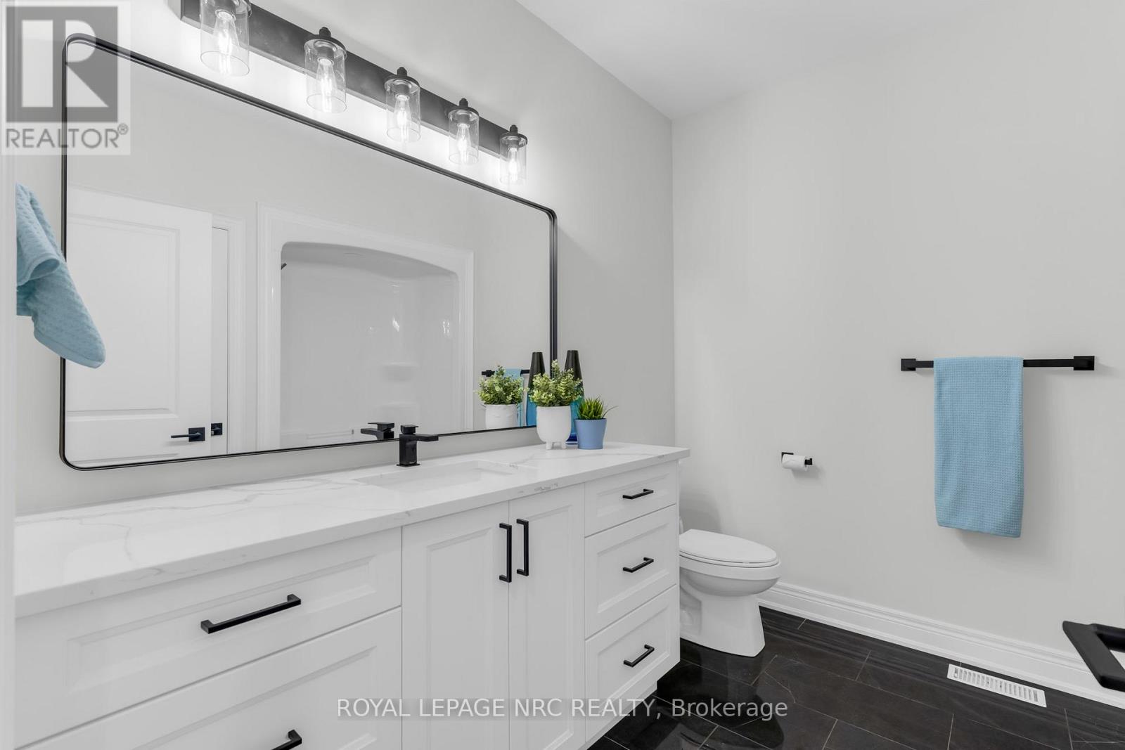 732 Clarence Street, Port Colborne, Ontario  L3K 0A8 - Photo 7 - X12671846