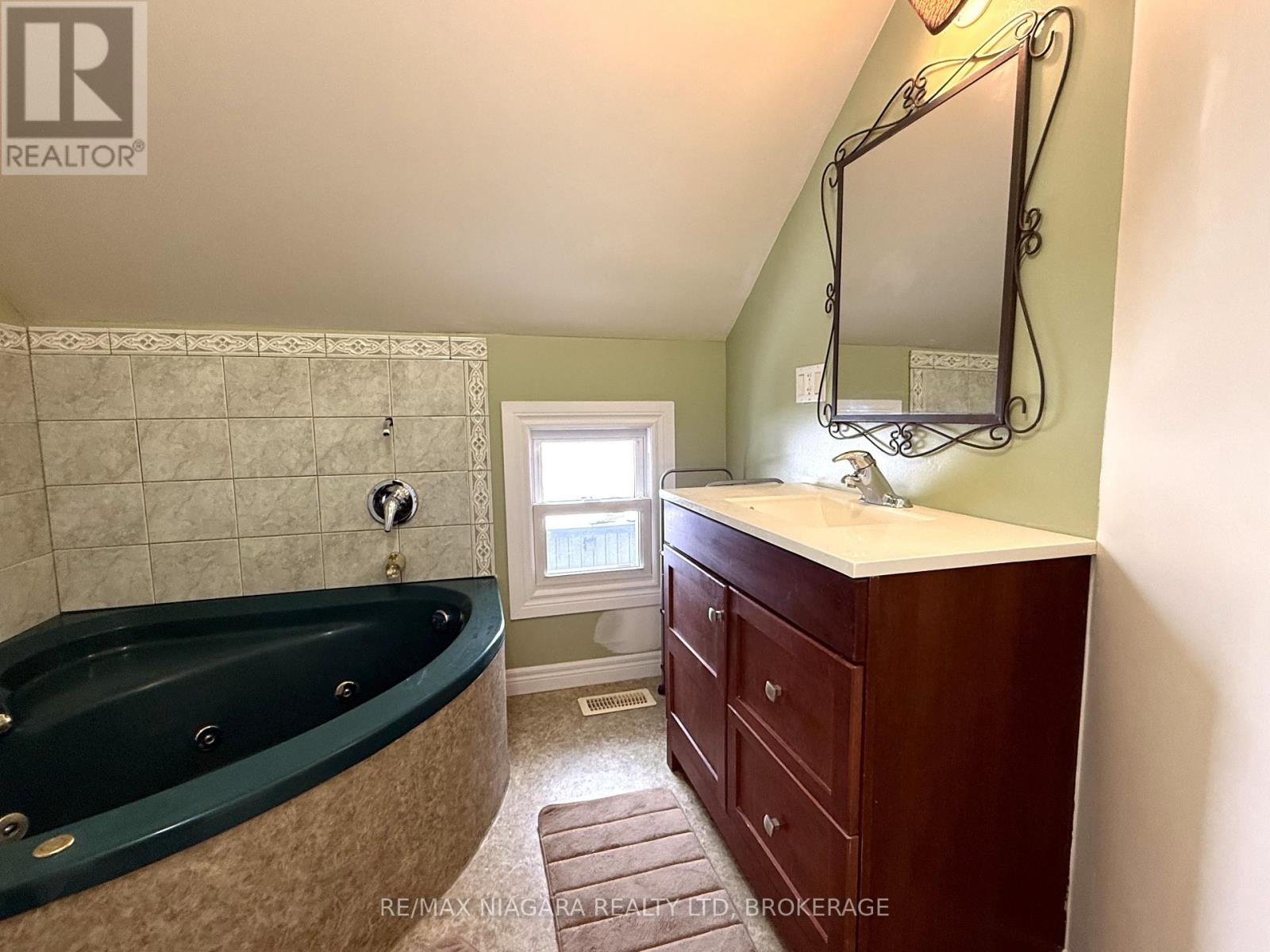 351 Brock Street, Fort Erie, Ontario  L2A 2X4 - Photo 14 - X12671864